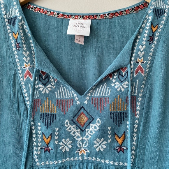 Knox Rose Tie Front, 3/4 Sleeve Boho Style Top - Picture 5 of 8